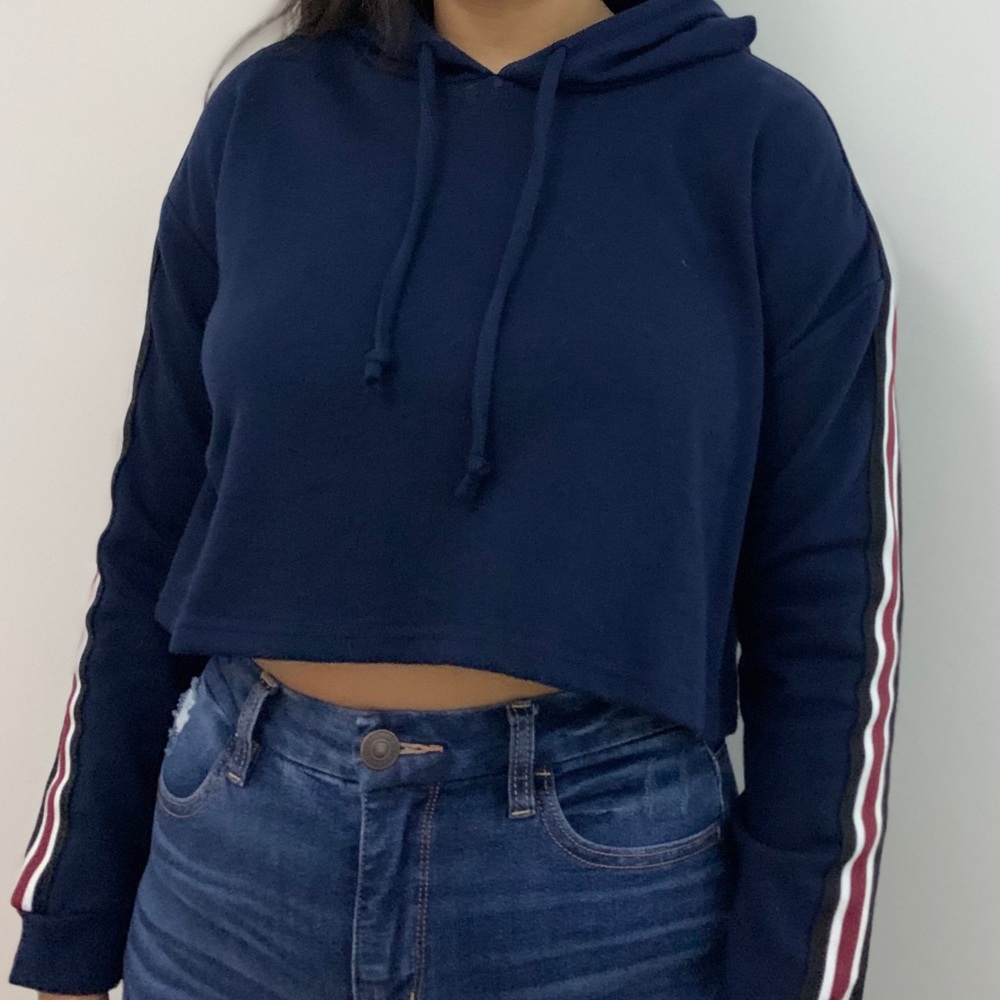 CROPPED HOODIE DARK BLUE STRIPPED ARMS WITH HOODIE